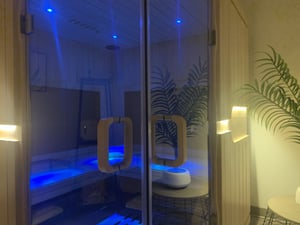 infrared sauna with chromotherapy
